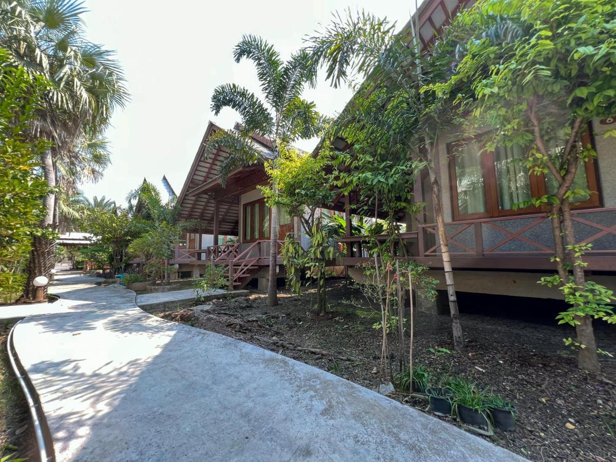 Baan Siriporn Resort - โรงแรมบ้านศิริพร รีสอร์ท Samut Songkhram Exterior foto
